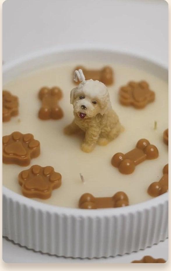 A custom pet portrait candle